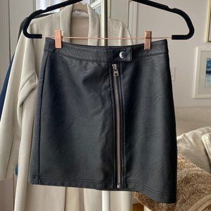 TOPSHOP Faux Zip Front Leather Mini Skirt, US 2